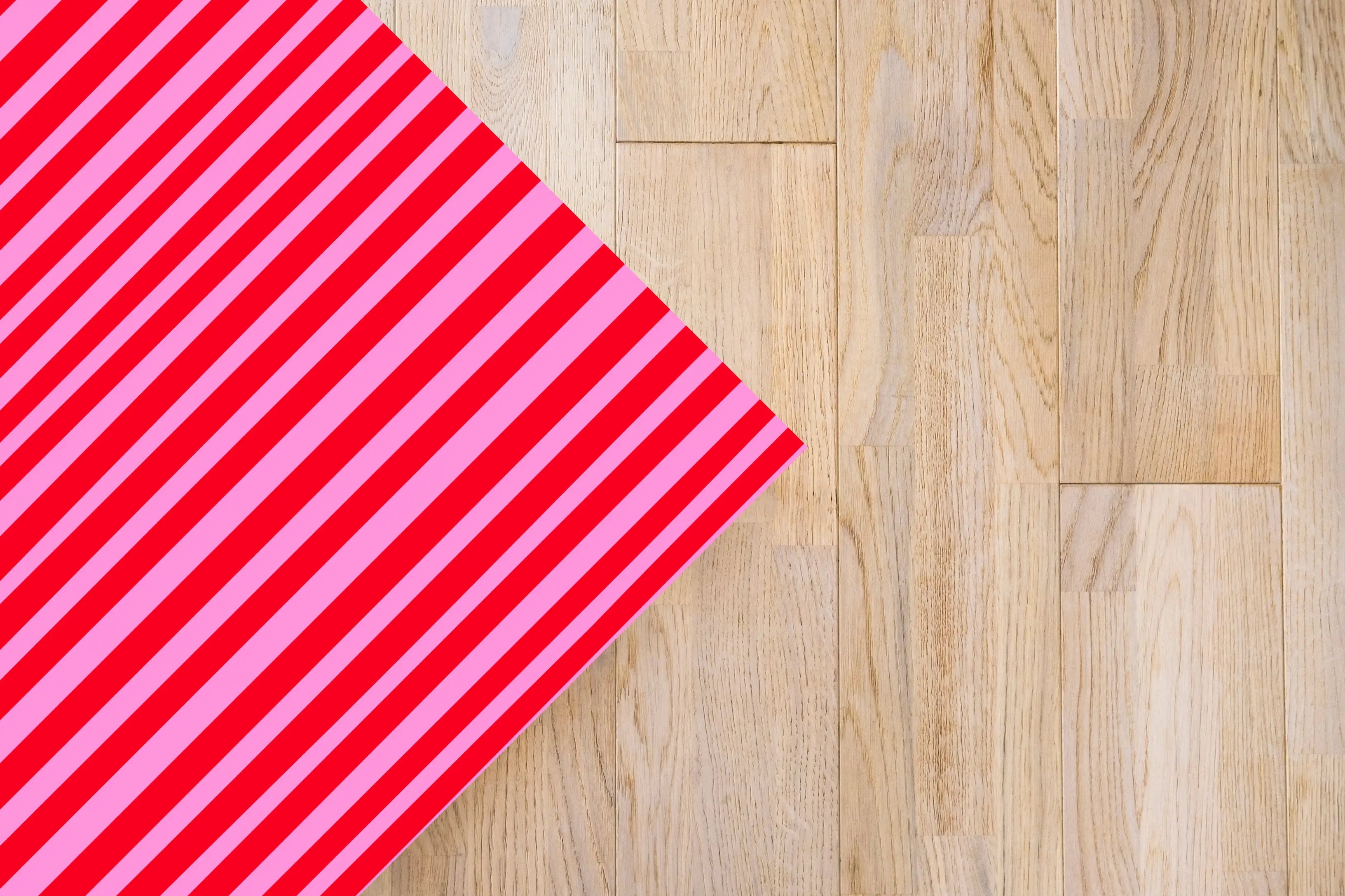 Alfombra Agatha Ruiz de la Prada Estampados Básicos Líneas Rosas y Rojas Home & Living 