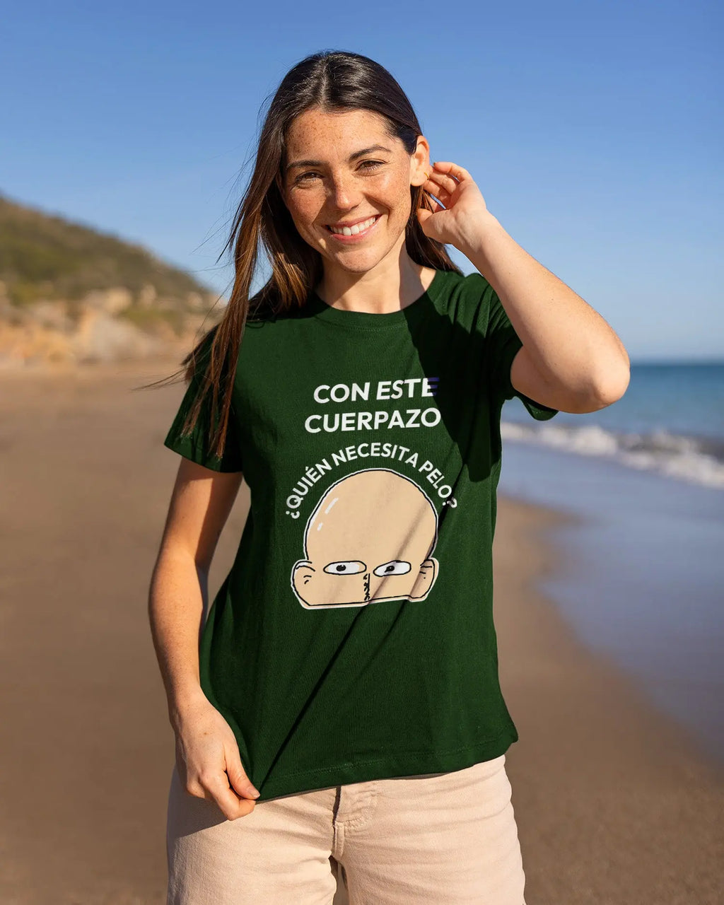 Camiseta de Manga Corta -  Con este Cuerpazo ¿Quién Necesita Pelo?  - 100% Algodón Home & Living