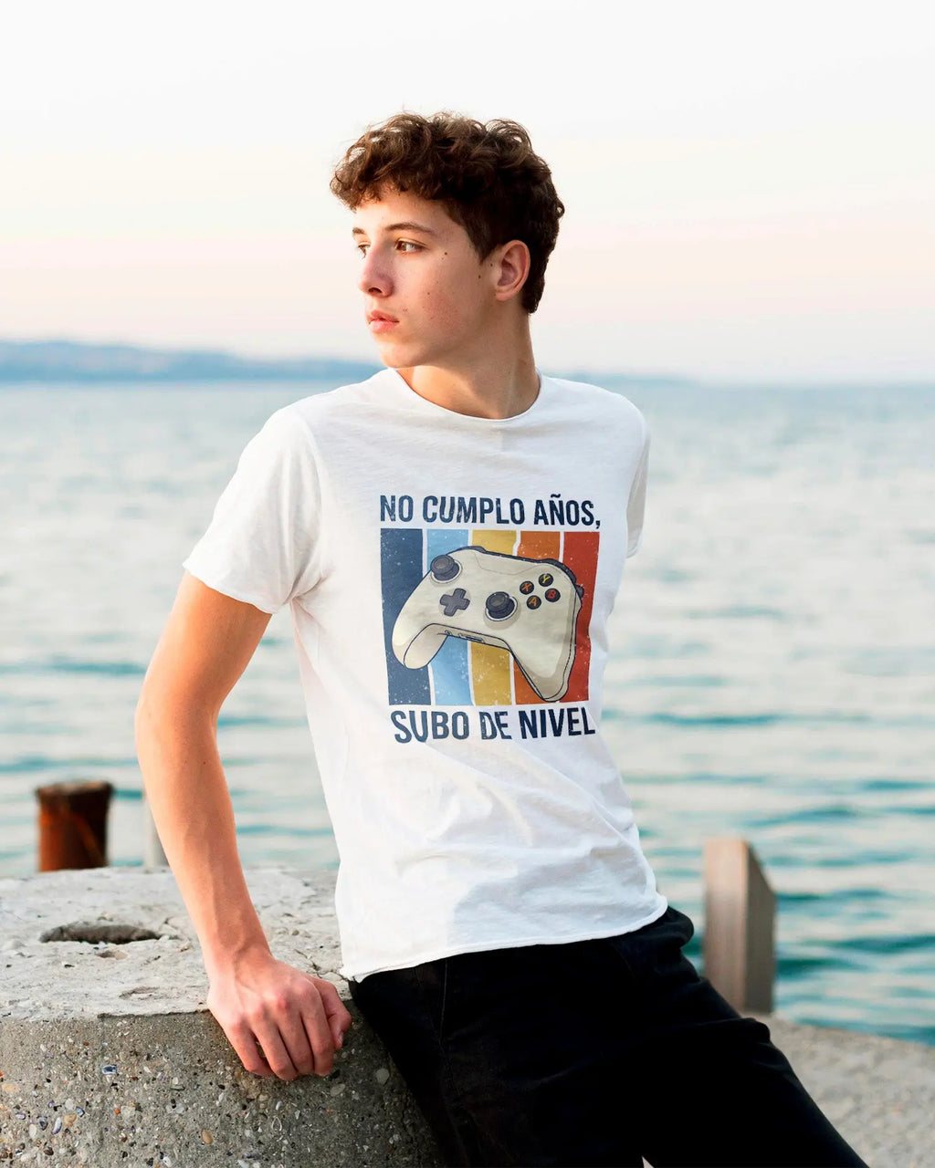 Camiseta de Manga Corta -  No Cumplo Años Subo de Nivel  - 100% Algodón Home & Living