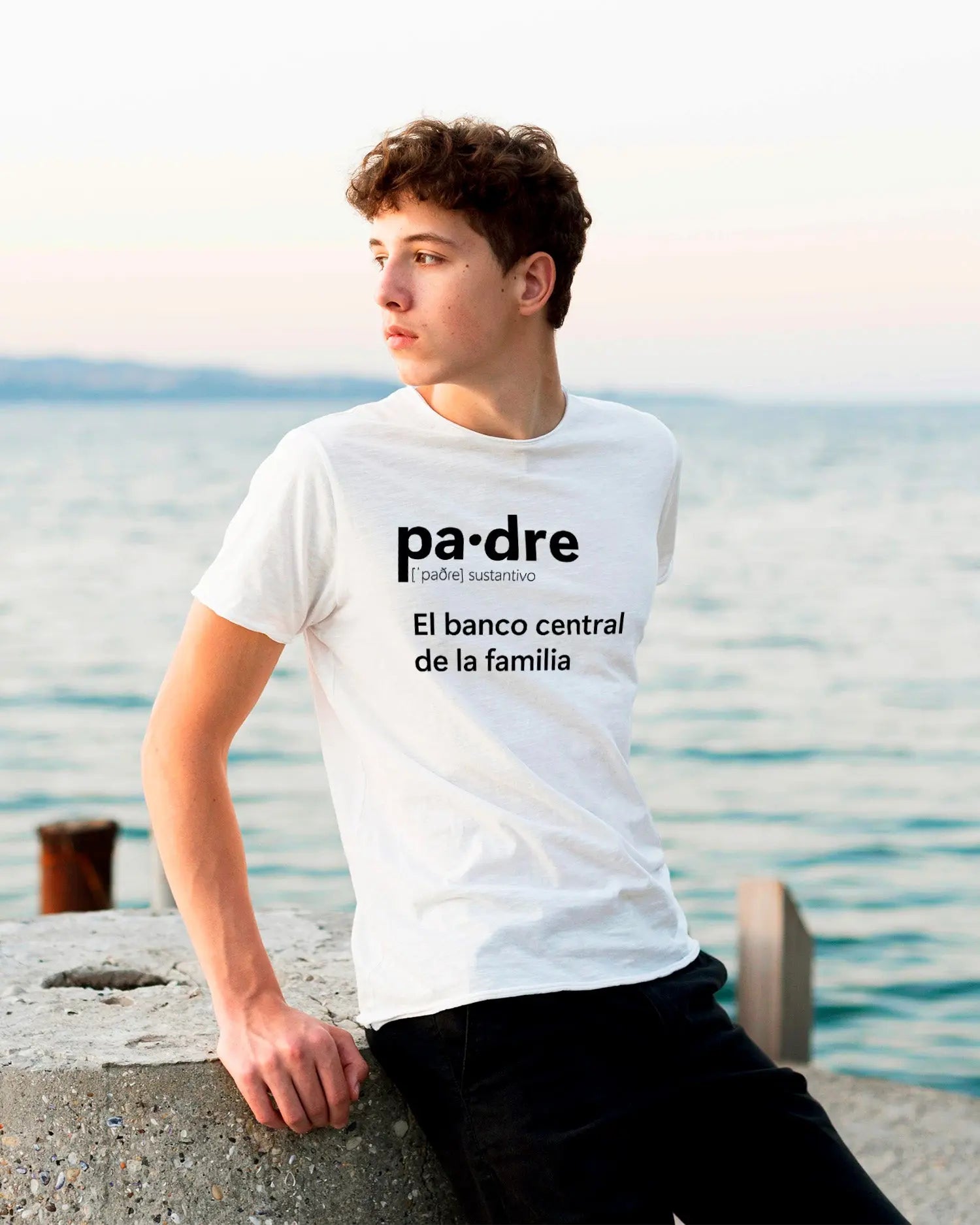 Camiseta de Manga Corta -  Padre, el Banco Central de la Familia  - 100% Algodón Home & Living